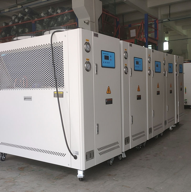 Application of 5hp industrial chiller in plastic industry